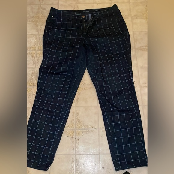 Charter Club - Bristol Skinny Ankle Jeans - Picture 2 of 3